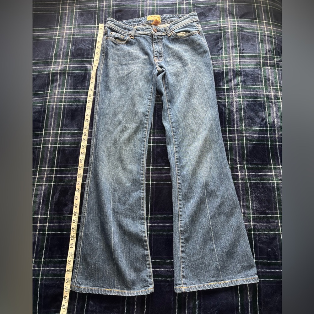 Ultra lowrise Steve and Barry’s flared blue jeans size 6